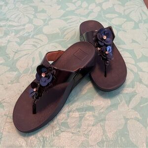 Fitflop Dark Blue Floral Wedge Thong Sandals Sz 7